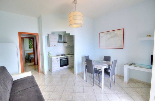 Vettica Apartment | Casa Lunarella: A characteristic and welcoming apartment which faces the sun and the sea, with Free WI-FI.
