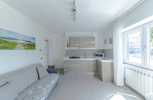 Pozzuoli House | Casa Mare & Relax - with sea view and Temple of Serapis