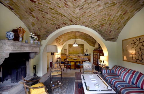 San Martino in Pensilis House | Casa Marina, into 18th century masseria surrounded by olive groves