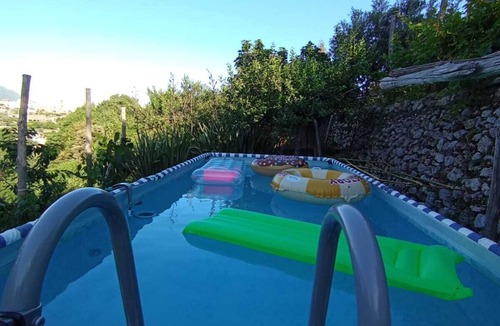 Scala Apartment | Casa Mia, Confortevole, Pratica, Nella Natura con Piscina e Vasca Idromassaggio