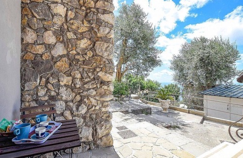 Sant'Agata sui Due Golfi House | Casa Morella A: A characteristic and welcoming apartment in a quiet position, located on a hillside above the sea, with Free WI-FI.
