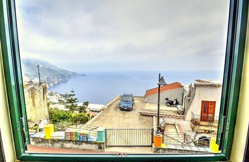 Praiano Apartment | Casa Piersilvia C: A graceful apartment which faces the sun and the sea, with Free WI-FI.