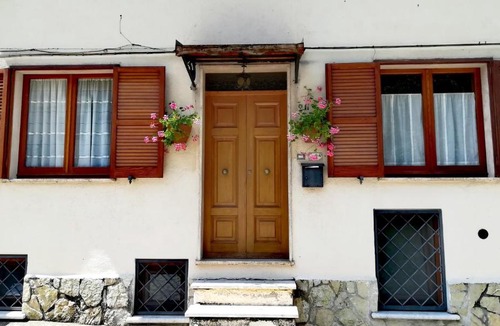 Barrea Apartment | Casa sul Lago Parco Nazionale d'Abruzzo - House on the lake side
