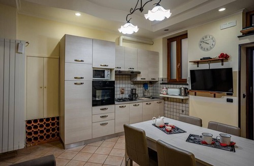 Piazza-Tralia-Pendolo House | Casa Vacanze Annamaria