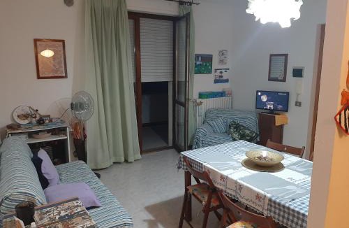 Mafalda Apartment | Casa vacanza Colle Renazzo con terrazzo in collina 15 min. dal mare