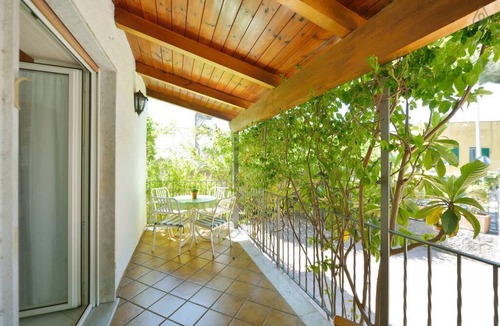 Ischia Porto Apartment | CASA VACANZA VICINO AL MARE ISCHIA ISOLA