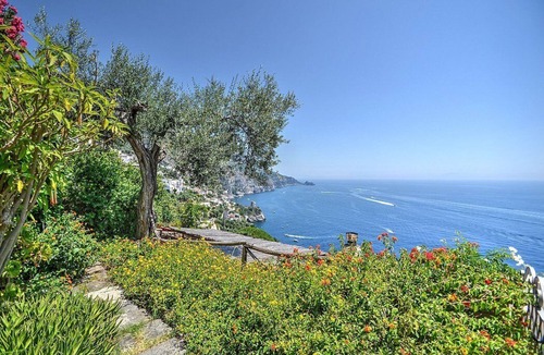 Praiano House | Casa Vela: A splendid two-story independent house which faces the sun and the sea, with Free WI-FI.