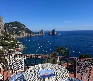 Marina Piccola Apartment | Casa vista Faraglioni Capri