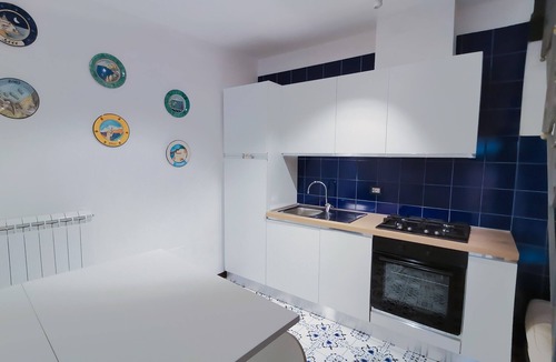 Pucara Apartment | CASAGIUGIUside Vietri's main street with traditional ceramics, restaurants