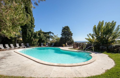 Sinalunga Villa | Casale Poggio al Vento by VacaVilla