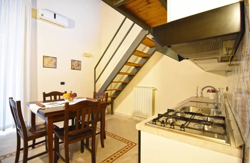 Quartieri Spagnoli Apartment | Case Cosi Napoli