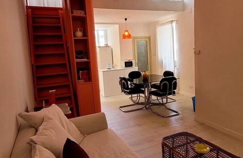 Historical Center Apartment | Cavour Charming terraced apartment in the Historic Center of Naples
