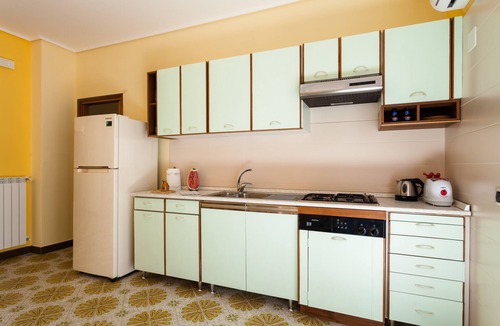 Sorrento Historic Centre Apartment | Central Sorrento Recently Renovated 2BR flat 2 bathrooms equipped terrace WiFi.