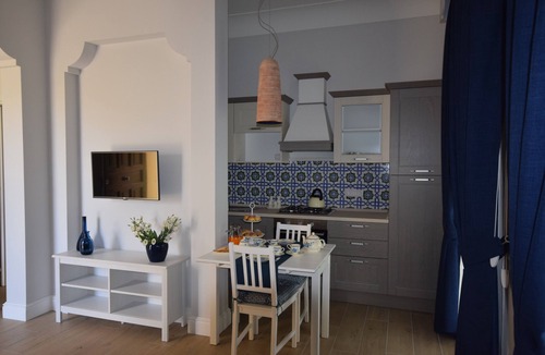 Sant'Agata sui Due Golfi House | Centrally located house with garden!