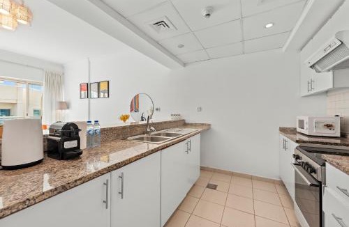 The Greens Apartment | Charming 1BR in The Greens, Near Metro