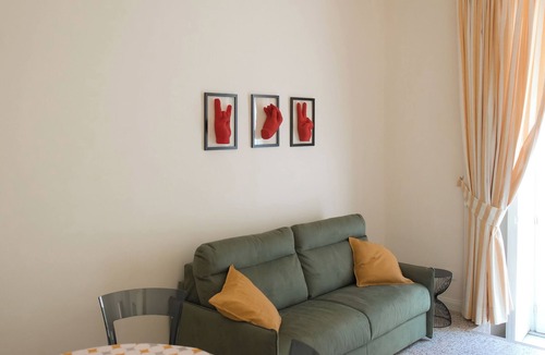 Naples City Centre Apartment | Charming street view apartment in fabulous Napoli historic center with WiFi, AC