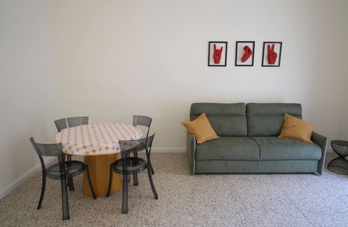 Naples City Centre Apartment | Charming street view apartment in fabulous Napoli historic center with WiFi, AC