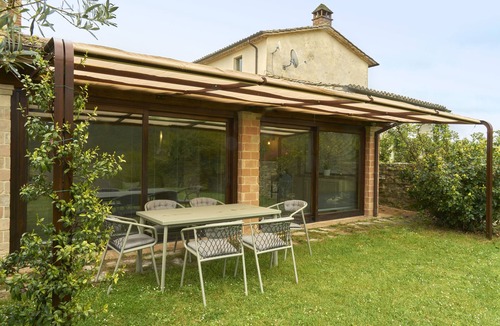 Montelovesco Villa | Charming Villa in the Antognolla Estate