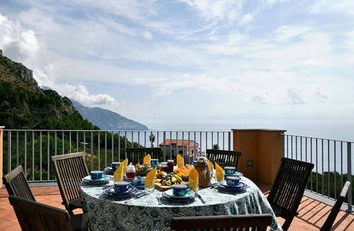 San Pietro Villa | Charming Villa with Pool, Overlooking the Enchanting Galli Islands