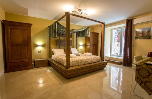 Historical Center House | Chiaia 205