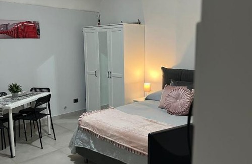 Historical Center Apartment | Chiaia Home 23