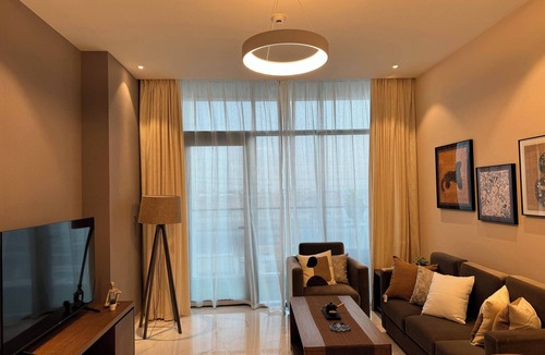 Dubai Apartment | Chic 1-bedroom with WiFi and fitness room in lovely West Furjan Dubai community