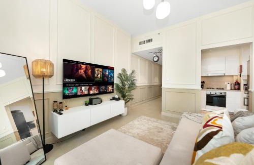 Bur Dubai Apartment | Chic 1BR in Downtown Dubai-Direct access to Dubai Mall