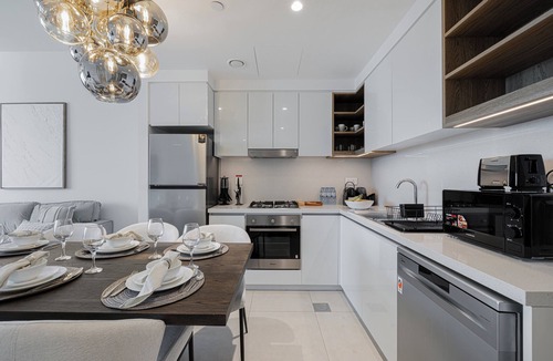 Bur Dubai Apartment | Chic 2-bed apartment with Full Burj View in vibrant Dubai - WiFi and AC incl.
