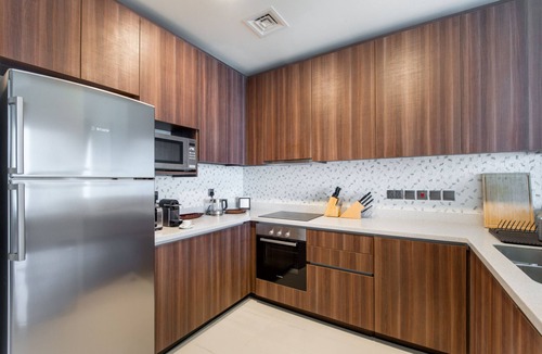 Dubai Media City Apartment | Chic Coastal Escape w/Open Sea Vws on Palm Entry