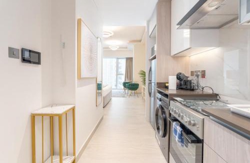 Jumeirah Lake Towers Apartment | Chic Studio at ME DO RE Tower Stunning Views