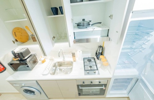 Nad Al Sheba Apartment | Chic Studio Oasis in Dubai