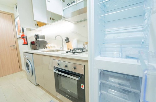 Nad Al Sheba Apartment | Chic Studio Oasis in Dubai