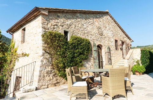 Montelovesco Villa | Chiesa Del Carmine - Luxury Umbrian Villa In Stunning Countryside, Sleeping 14