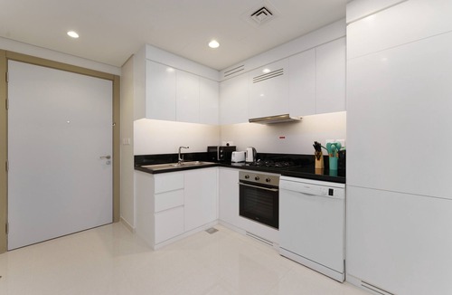 Sheikh Zayed Road Apartment | City Chic Retreat in Dubai’s Prime Location
