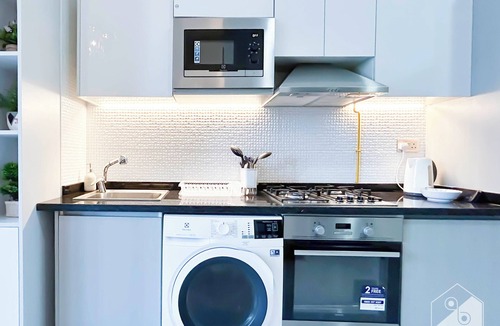 Al Barsha Apartment | City Serenity: Modern Studio with Stunning Views
