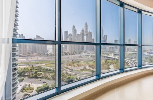 Jumeirah Lake Towers Apartment | City Skyline & Marina View, Next to JLT Lakefront & Metro