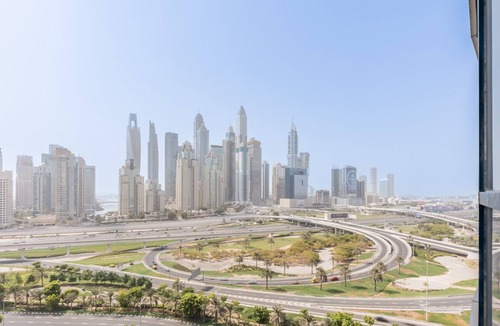 Jumeirah Lake Towers Apartment | City Skyline & Marina View, Next to JLT Lakefront & Metro