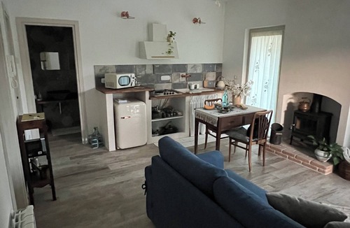 Serrastretta Apartment | Clare's Garden Shelter for Weary Souls