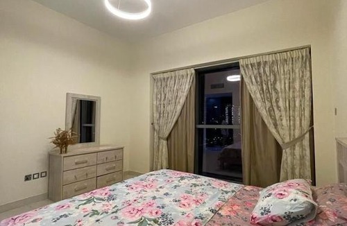 Al Satwa Apartment | ColorN Apartament 5 min Sheik Zayed Road, Future Museum, view Burj Khalifa and Downtown and 5 min car to the beach!!