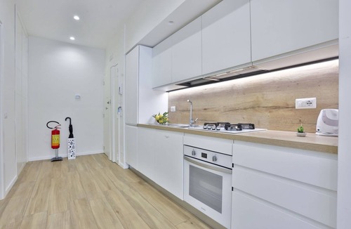 Vomero Apartment | Comfortable and bright apartment perfect for 2 people and equipped with all comforts, including a spacious 15 sqm balcony ideal for relaxing moments. The apartment is located in Via Cimarosa, in the lively Vomero district, an ideal area for all types of