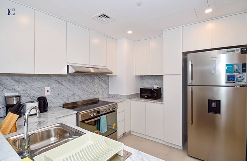 Umm Suqeim 3 Apartment | Contemporary 2BR Gem in Madinat Jumeirah - RAH