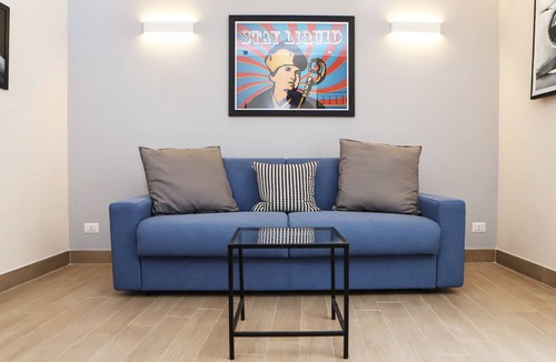 Historical Center Apartment | Contemporary Art Apartment at Piazza Bellini by Wonderful Italy