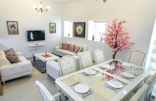 Dubai Marina Apartment | Continental Tower, Dubai Marina - Luton Vacation Homes