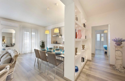 Sorrento Apartment | Cool Apartment in Sorrento Center