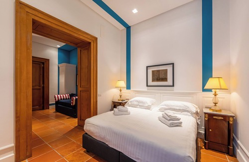Chiaia House | CORTE SATRIANO RESIDENCE