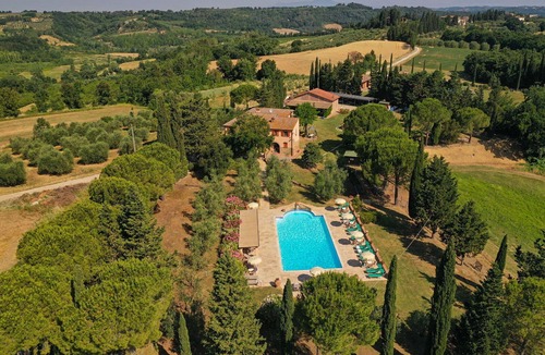 Peccioli Apartment | Cosy apartment for 4 guests with WIFI, pool, A/C, TV, pets allowed and panoramic view