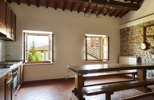 Capolona Apartment | Cosy apartment for 6 guests with WIFI, pool, TV and pets allowed, close to Arezzo