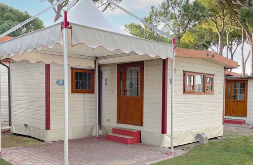 Vignola Mare House | Cosy apartment in villa for 6 people with pool, WIFI, A/C, TV and terrace