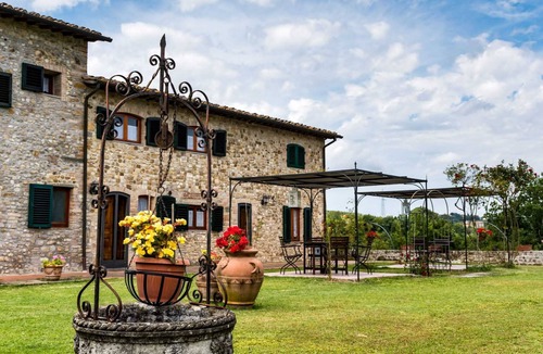 San Pietro in Bossolo Cottage | Cottage Murlo stunning hilltop castle peace & quiet countryside near art cities