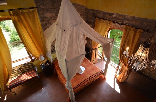 Rignano sull'Arno Apartment | Country Resort il Frassine with shared swimming pool